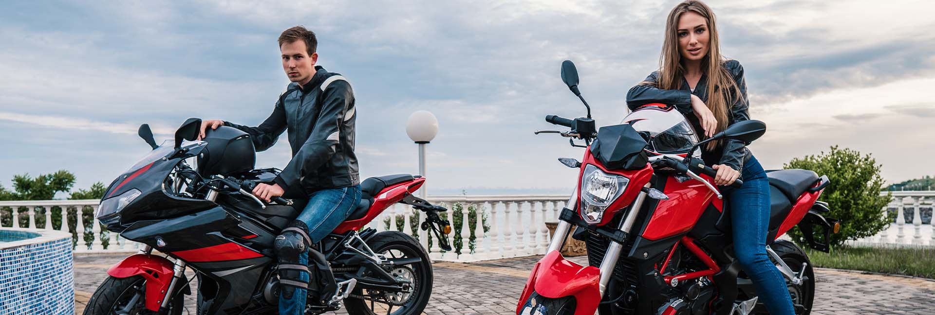 couple-on-motorcycles